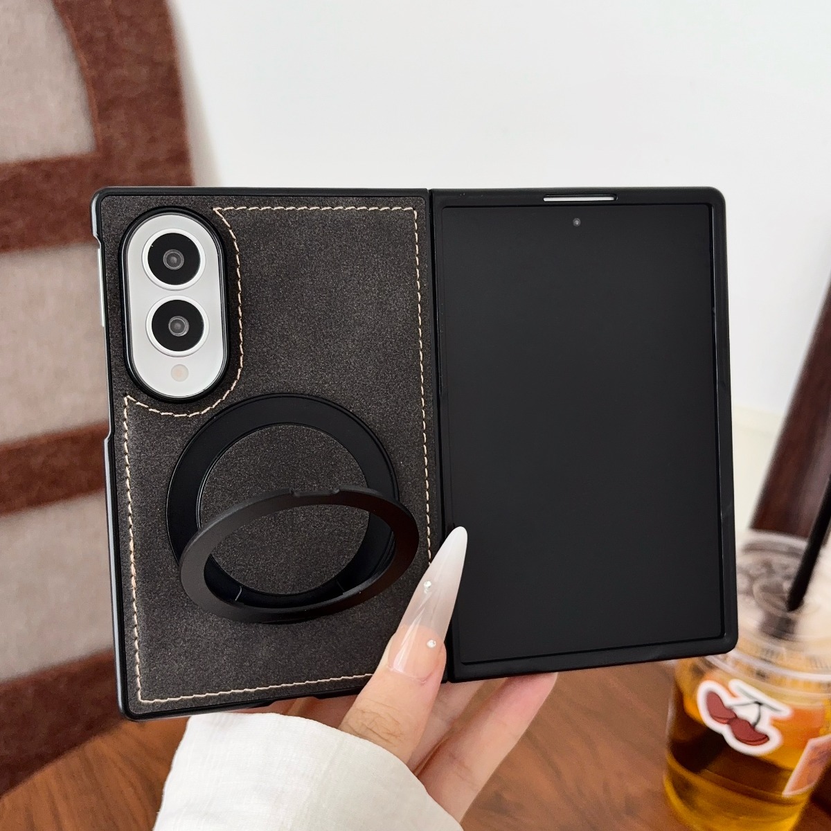 Magnetic Charging Stand - Роскошный чехол из овечьей кожи для